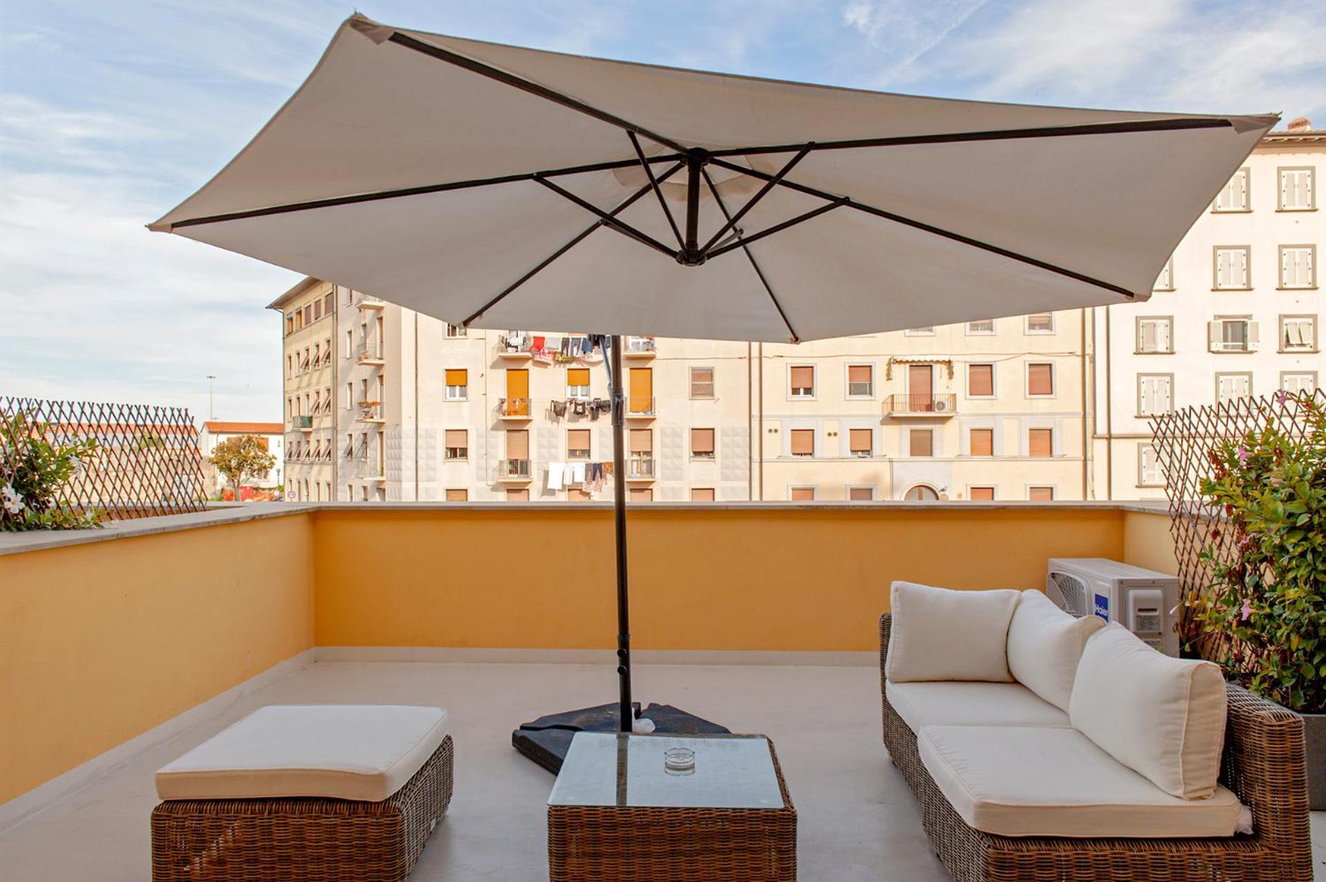 Waterfront Balcony I Grani 2 Resort Style Suite Ливорно Экстерьер фото